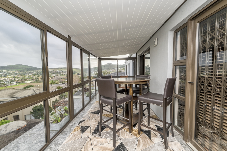 4 Bedroom Property for Sale in Van Riebeeckshof Western Cape